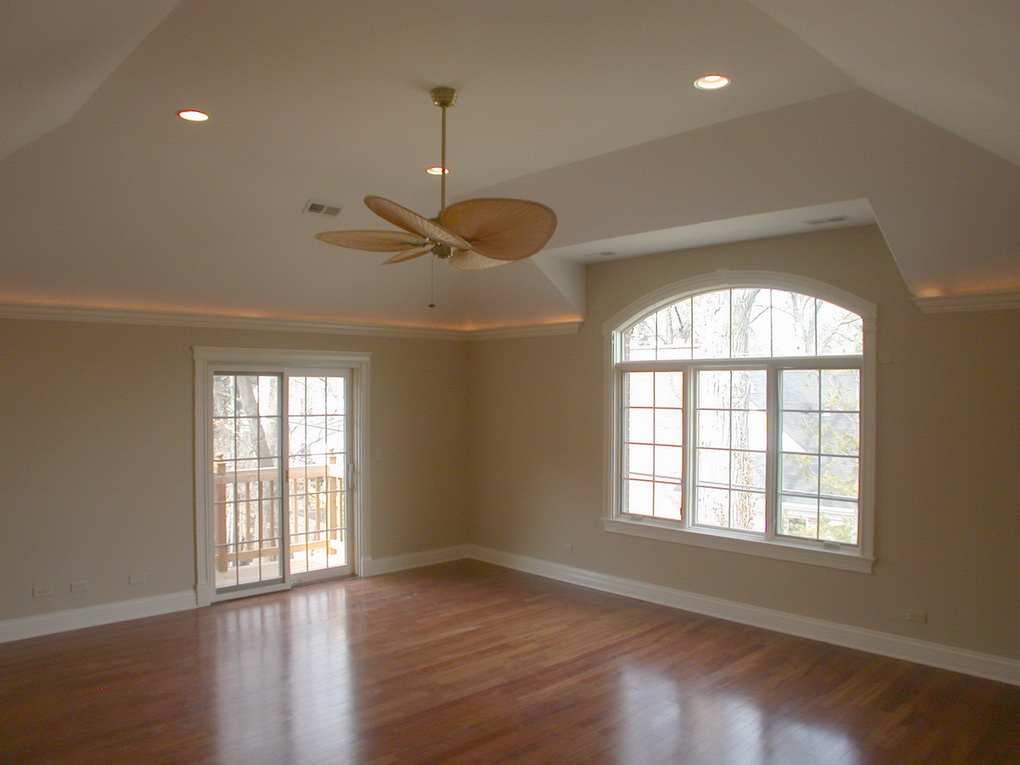 Bedroom with Volume, Tray Ceiling